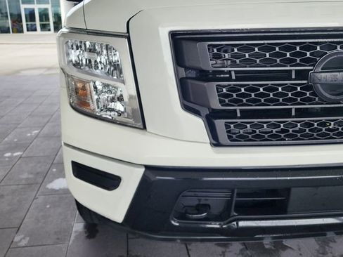 Used 2024 Nissan Titan SV AWD/4WD image 4
