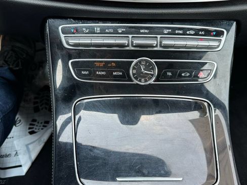Used 2017 Mercedes-Benz E 400 4MATIC Wagon image 27