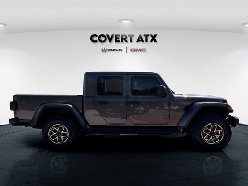 Used 2025 Jeep Gladiator Rubicon w/ Convenience Group AWD/4WD image 5