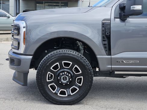 Used 2025 Ford F250 Platinum AWD/4WD image 9
