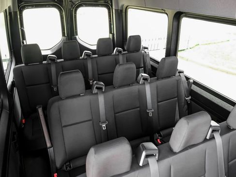 Used 2025 Mercedes-Benz Sprinter 2500 image 35