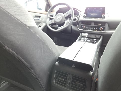 Used 2023 Nissan Rogue SV FWD image 21