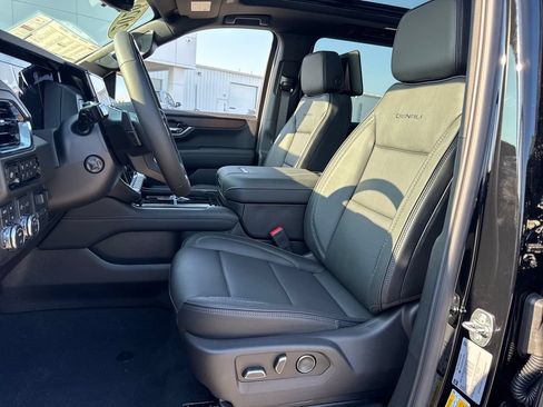 New 2026 GMC Yukon XL Denali w/ Denali Reserve Package AWD/4WD image 14