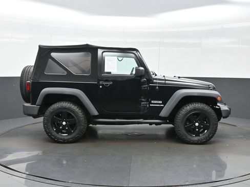 Used 2014 Jeep Wrangler Sport w/ Quick Order Package 24S AWD/4WD image 10