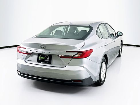Used 2025 Toyota Camry LE image 9