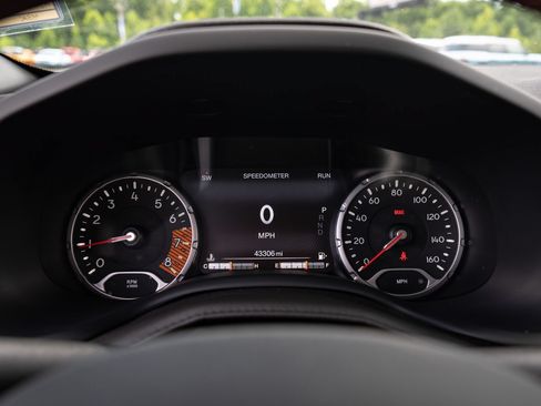 Used 2023 Jeep Renegade Trailhawk AWD/4WD image 27