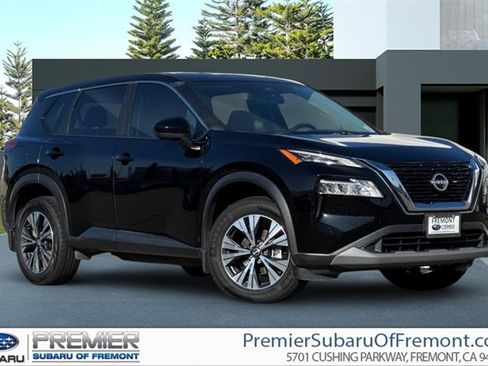 Used 2023 Nissan Rogue SV image 1