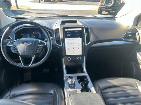 Used 2023 Ford Edge SEL image 12
