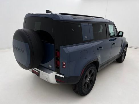 Used 2023 Land Rover Defender 110 SE AWD/4WD image 7