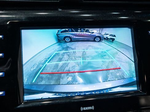 Certified 2020 Toyota Camry SE image 24