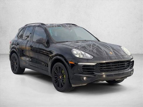 Used 2017 Porsche Cayenne S Platinum image 3