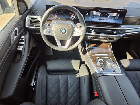Used 2026 BMW X7 xDrive40i AWD/4WD image 13