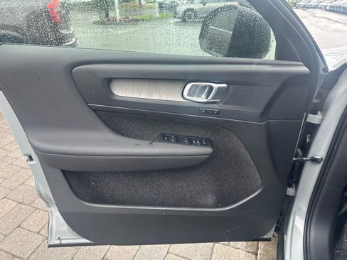 Used 2024 Volvo XC40 B5 Plus w/ Protection Package Premier AWD/4WD image 8