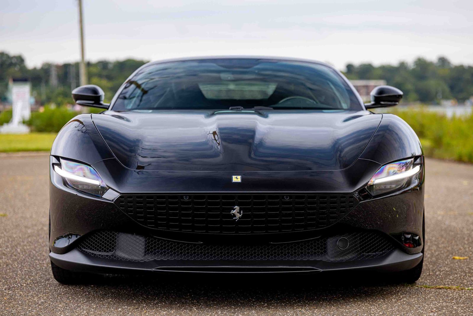 Used 2022 Ferrari Roma RWD image 2