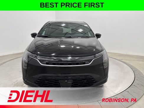 New 2027 Chrysler Pacifica Select w/ Family Tech Group FWD image 2