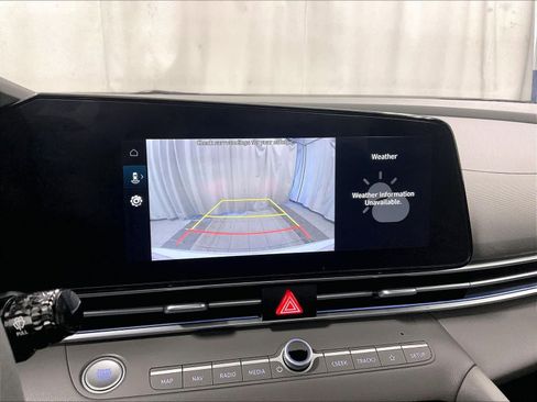 Used 2024 Hyundai Elantra SEL image 19