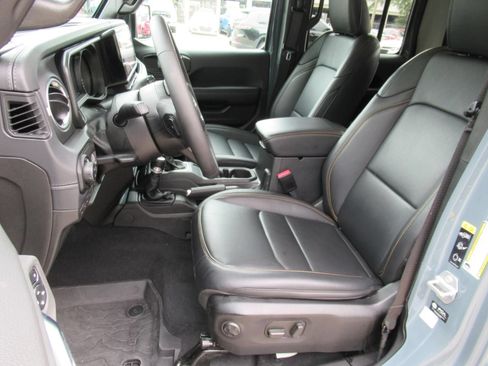Used 2025 Jeep Gladiator Sport AWD/4WD image 20