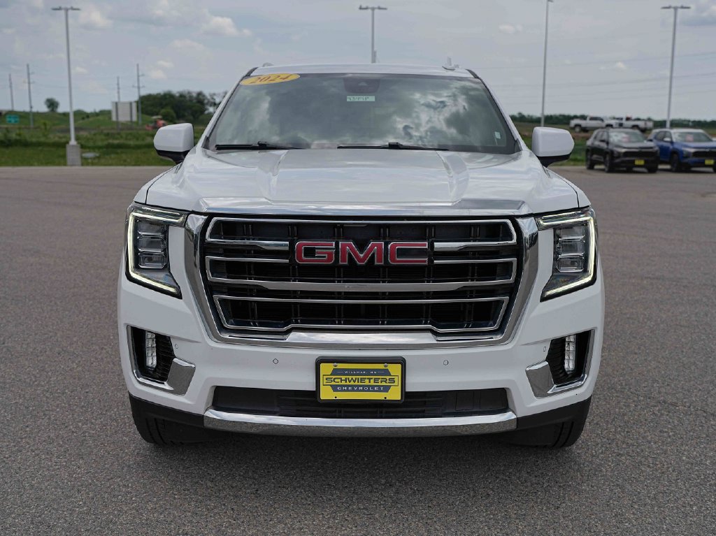 Used 2024 GMC Yukon SLT AWD/4WD image 2