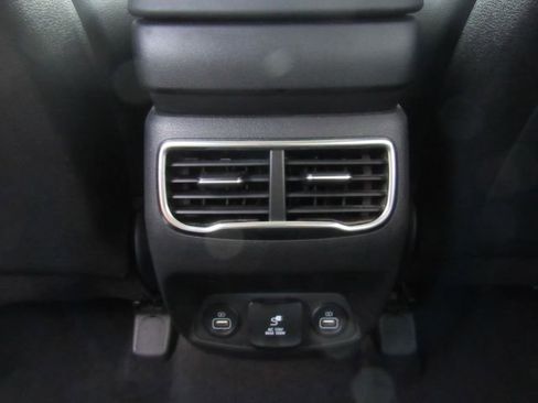 Used 2022 Hyundai Santa Fe Limited image 33