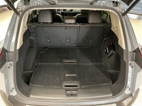 Used 2023 Nissan Rogue SL w/ SL Premium Package image 22