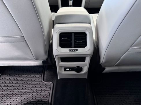 Used 2024 Volkswagen Tiguan SE R-Line image 28