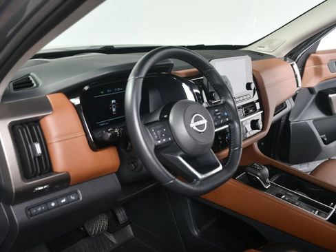 Used 2024 Nissan Pathfinder Platinum FWD image 27