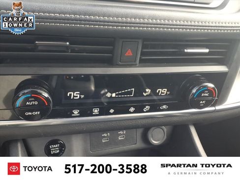 Used 2024 Nissan Rogue SV image 22