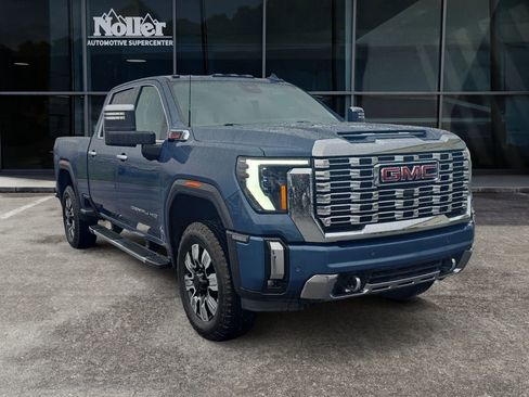 Used 2025 GMC Sierra 3500 Denali w/ Denali Reserve Package AWD/4WD image 12