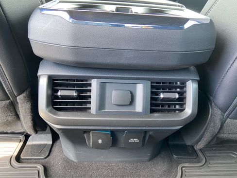 Used 2025 Ford F150 Lariat AWD/4WD image 15
