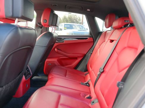 Used 2018 Porsche Macan S AWD/4WD image 33