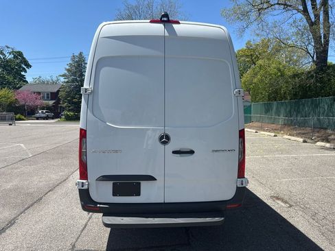 Used 2024 Mercedes-Benz Sprinter 3500 image 6