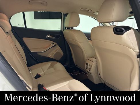 Used 2016 Mercedes-Benz GLA 250 4MATIC image 18