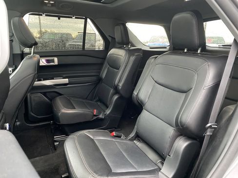 Used 2023 Ford Explorer Limited w/ Limited Technology Package AWD/4WD image 26