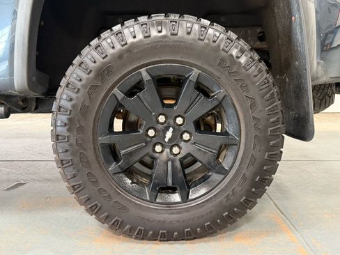 Used 2019 Chevrolet Colorado ZR2 w/ ZR2 Dusk Special Edition AWD/4WD image 9