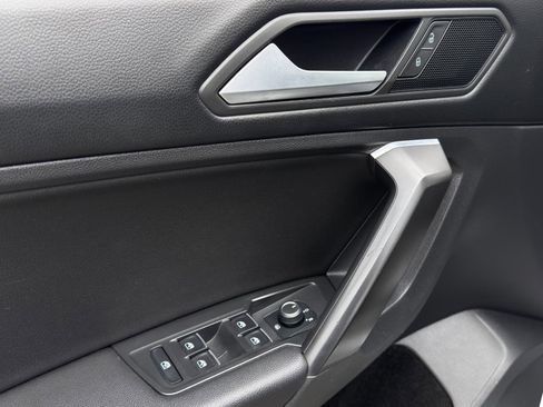 Used 2021 Volkswagen Tiguan SE R-Line image 15