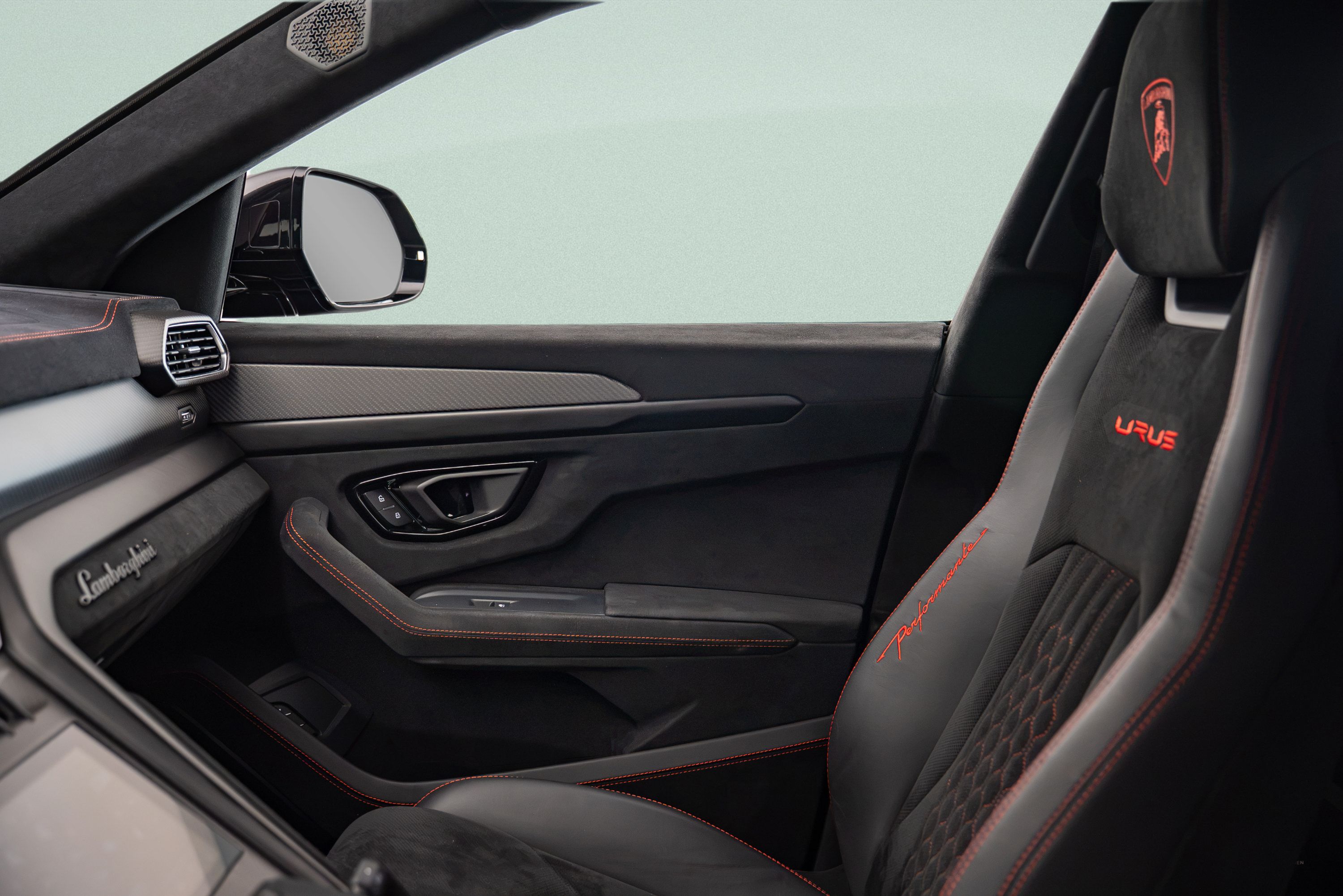 Used 2023 Lamborghini Urus Performante AWD/4WD image 21