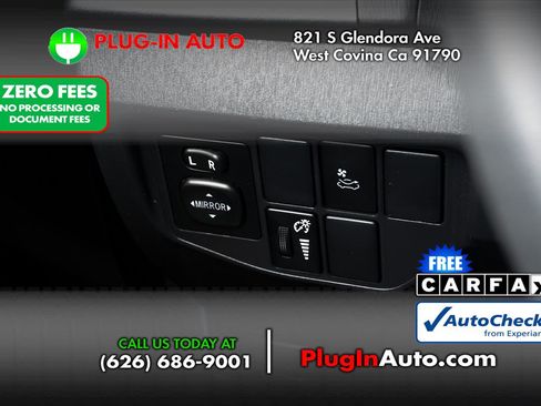 Used 2012 Toyota Prius Three w/ Solar Roof Pkg FWD image 19
