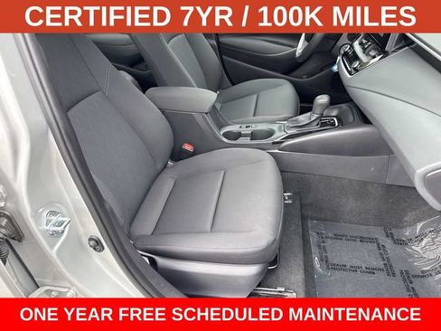 Used 2025 Toyota Corolla LE FWD image 9