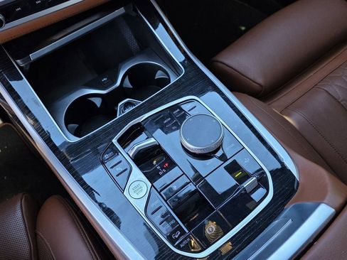 Used 2023 BMW X7 M60i image 26