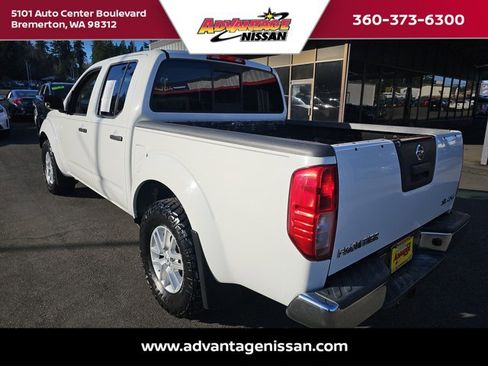 Used 2016 Nissan Frontier SV image 3