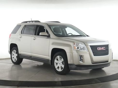Used 2013 GMC Terrain SLE w/ Convenience Package FWD image 2