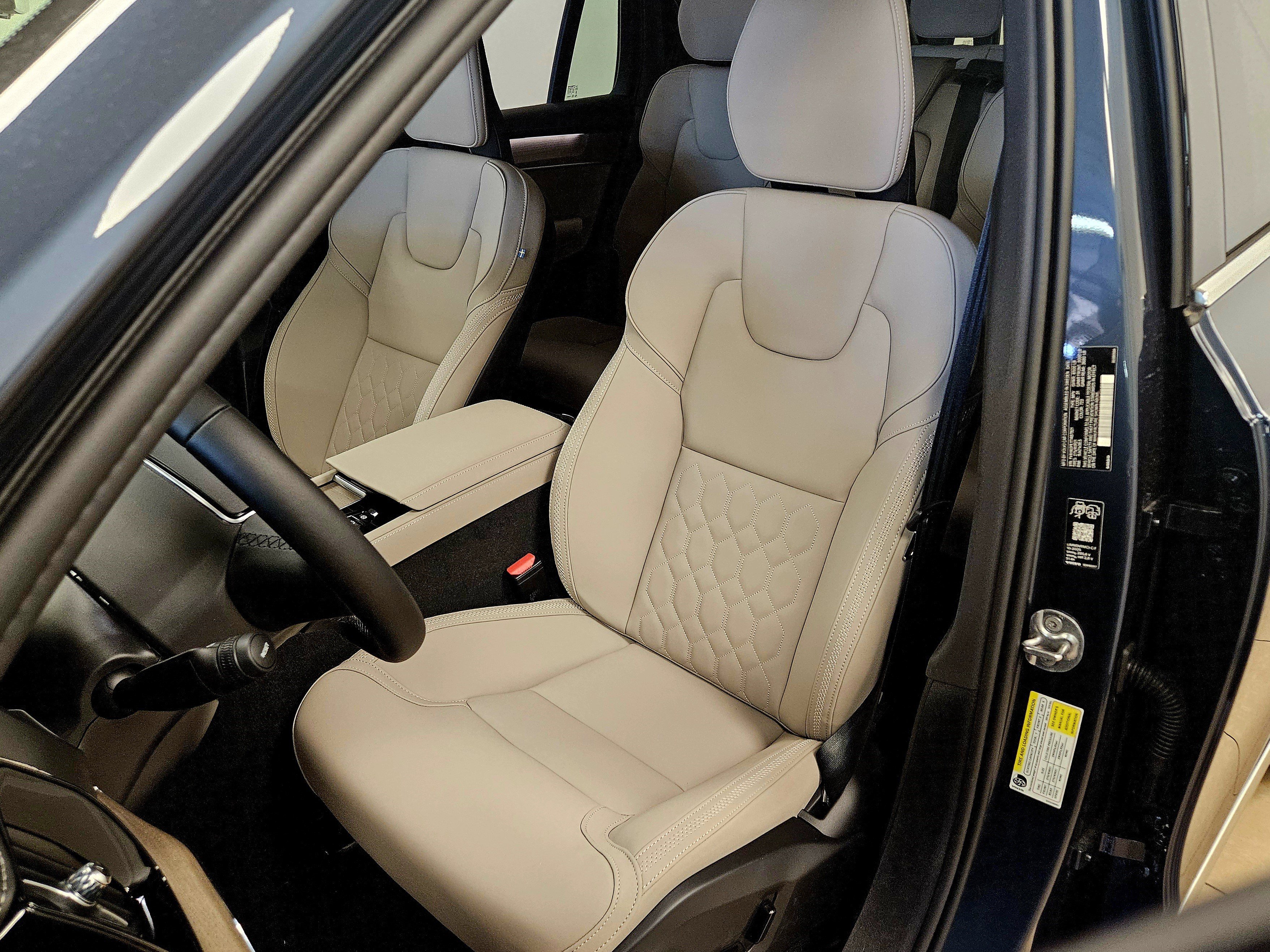 New 2026 Volvo XC90 T8 Plus w/ Protection Package AWD/4WD image 39
