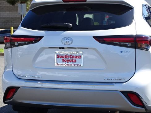 New 2026 Toyota Highlander Platinum AWD/4WD image 7