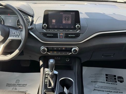 Used 2022 Nissan Altima 2.5 SV FWD image 39