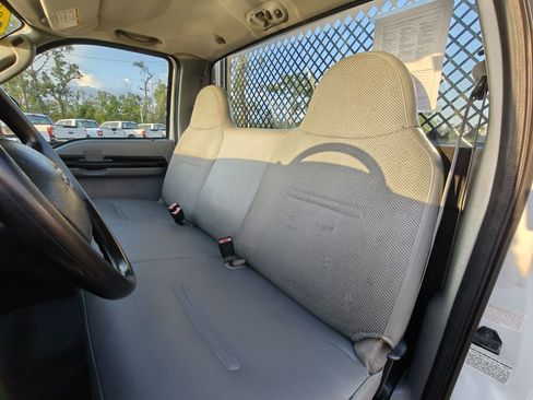 Used 2005 Ford F350 XL image 27