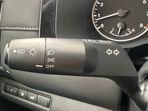 New 2025 Nissan Pathfinder SV w/ Black Appearance Package image 31