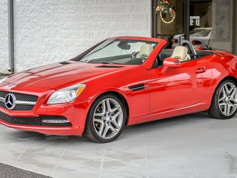 Used 2015 Mercedes-Benz SLK 250 image 9
