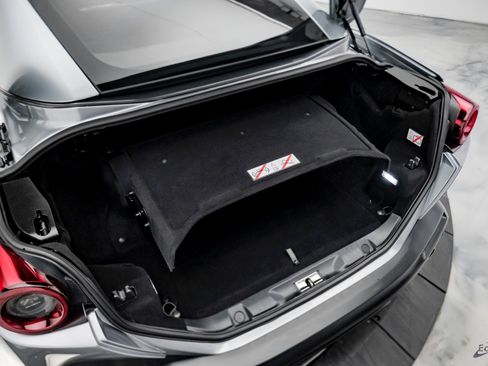 Used 2019 Ferrari Portofino image 98