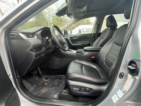 Used 2022 Toyota RAV4 XLE Premium AWD/4WD image 30