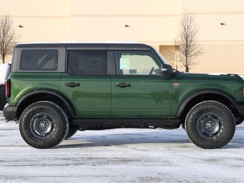 New 2025 Ford Bronco Badlands image 9